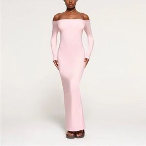 COPY - Elegant Off-Shoulder Pink Maxi Dress